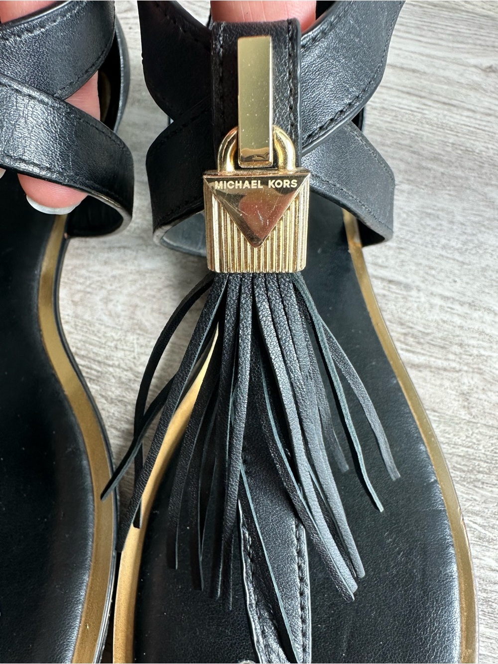 Michael Kors Winslow Sandals
black/gold leather Gladiator lock tassel t-strap 8 - Picture 4 of 10